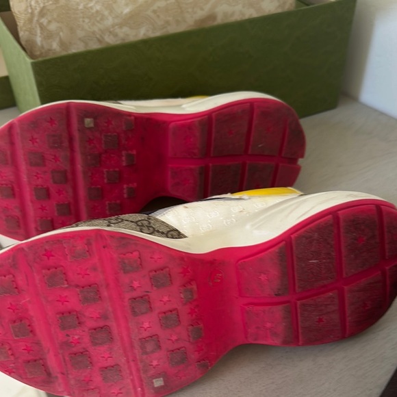 Gucci Yellow and Black Sneakers - Picture 4 of 9